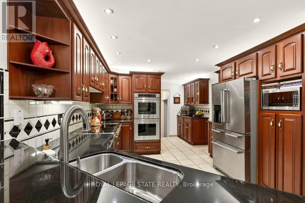 29 Woodside Drive, Hamilton, Ontario  L8T 1C4 - Photo 16 - X12696432