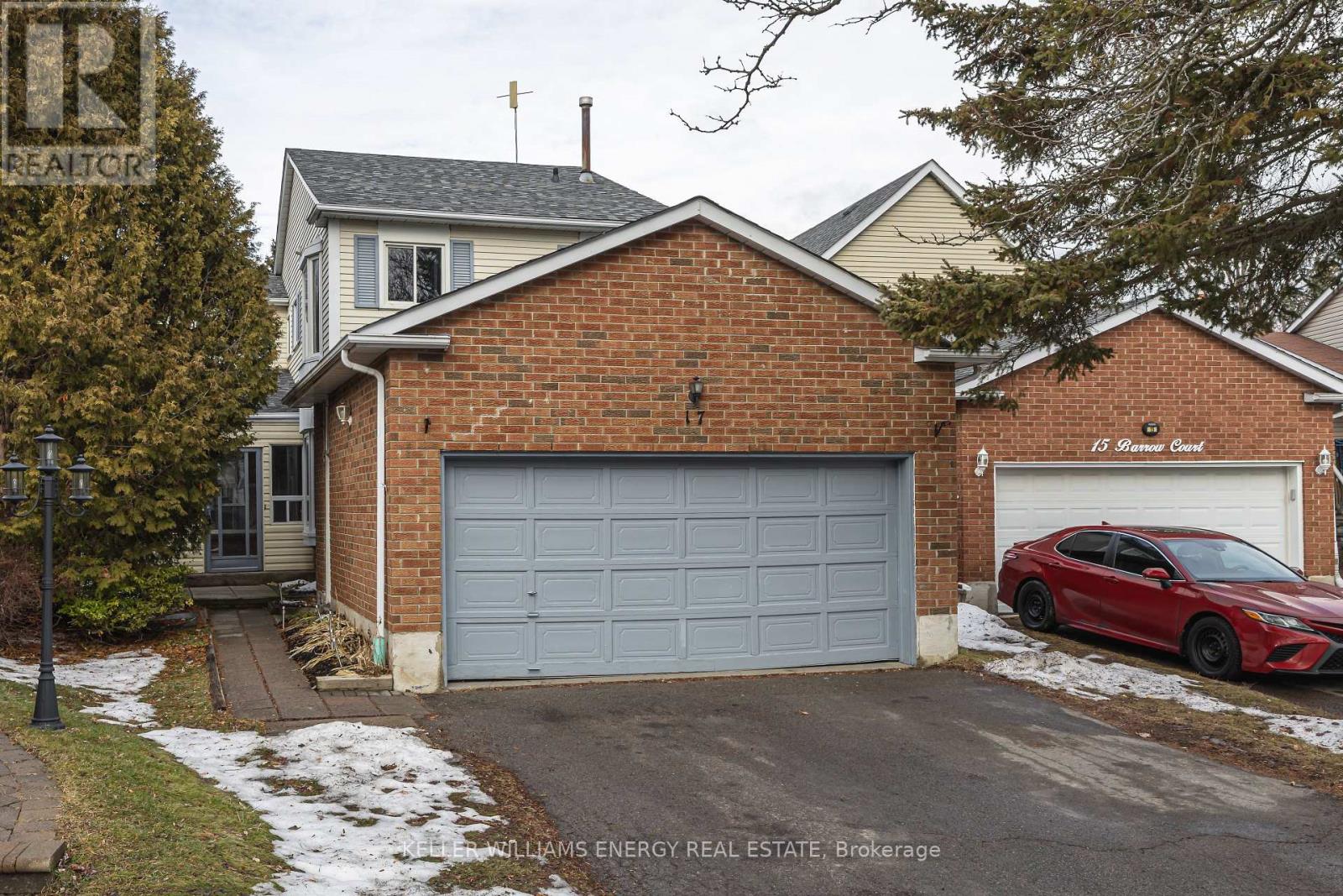 17 BARROW COURT, Whitby, Ontario