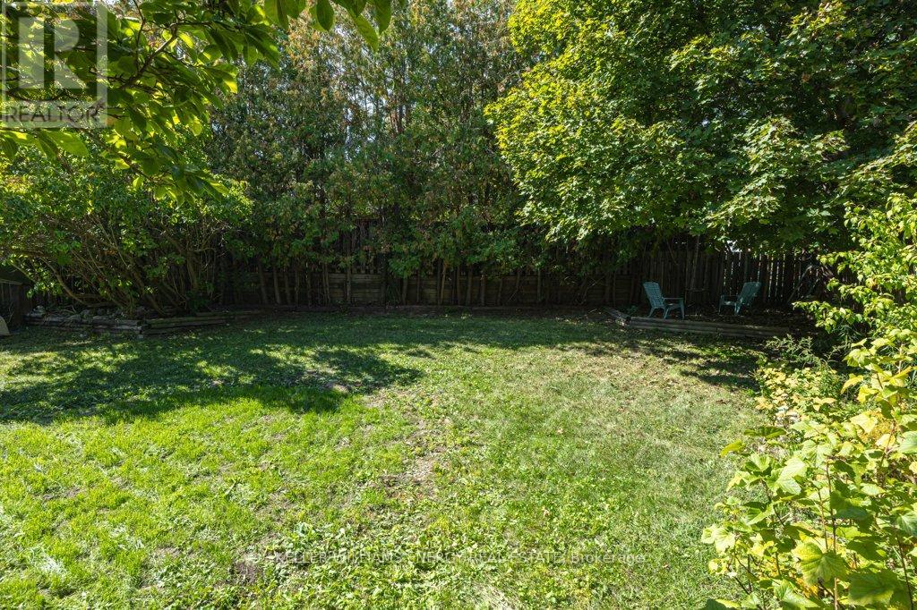 17 Barrow Court, Whitby, Ontario  L1P 1E4 - Photo 38 - E12597406