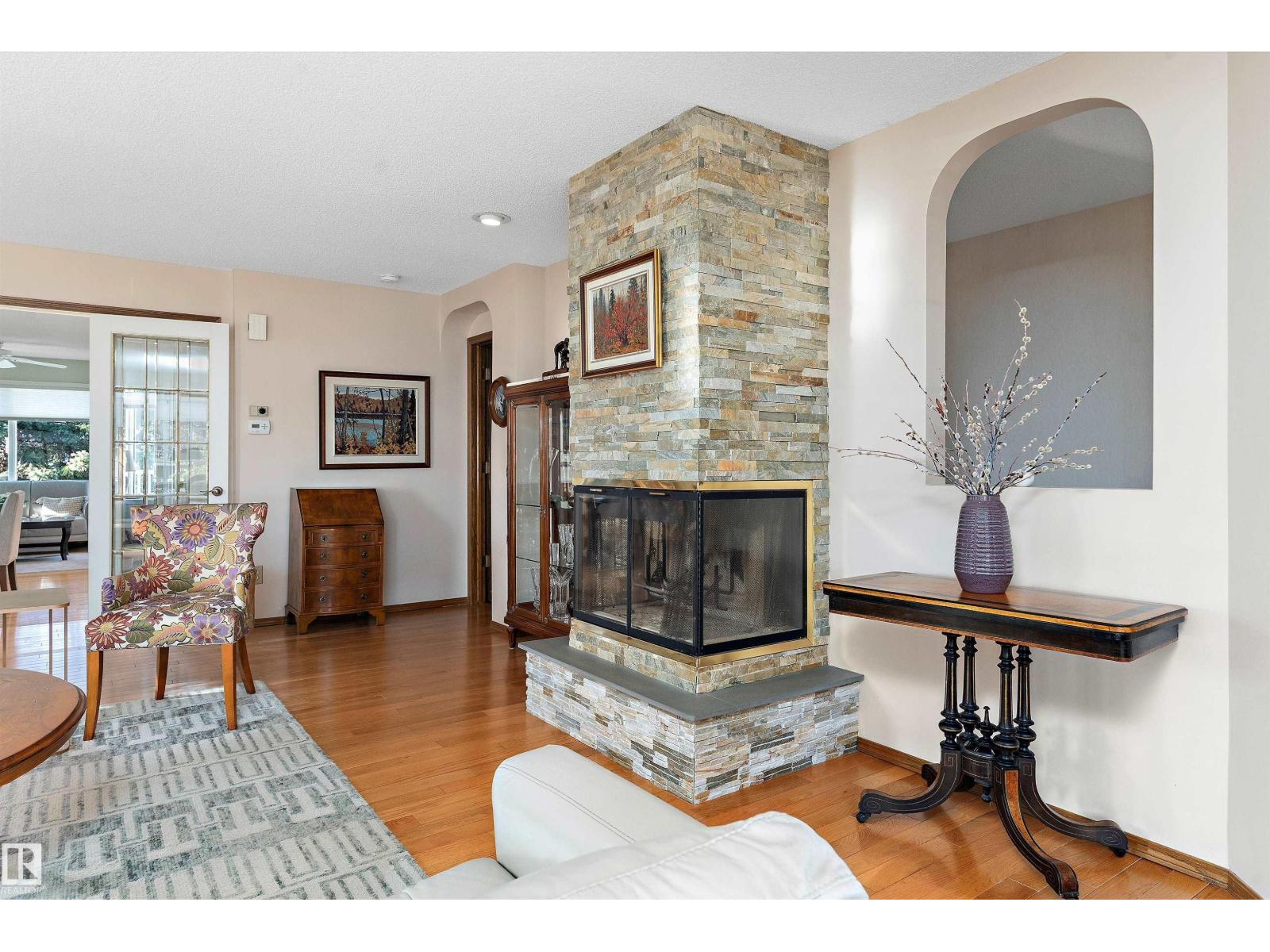 108 Ironwood Pl Nw, Edmonton, Alberta  T6J 6R4 - Photo 4 - E4470072