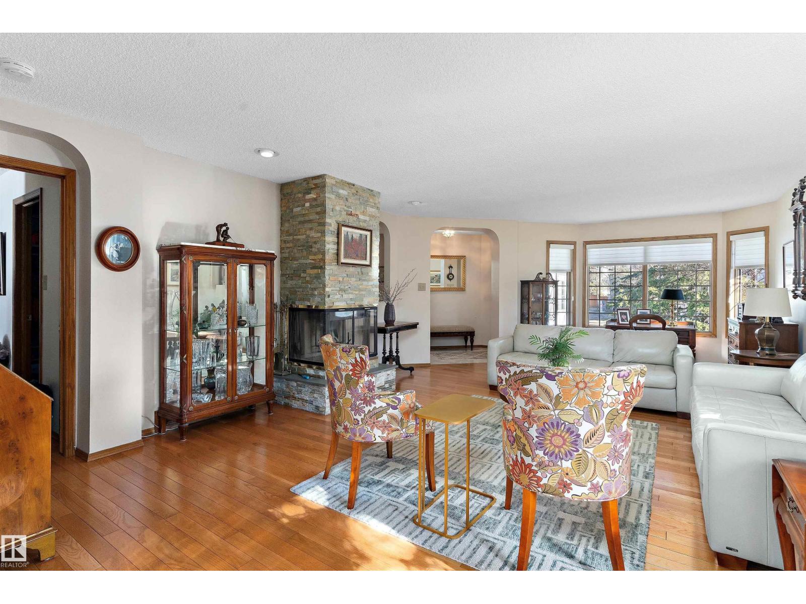 108 Ironwood Pl Nw, Edmonton, Alberta  T6J 6R4 - Photo 5 - E4470072