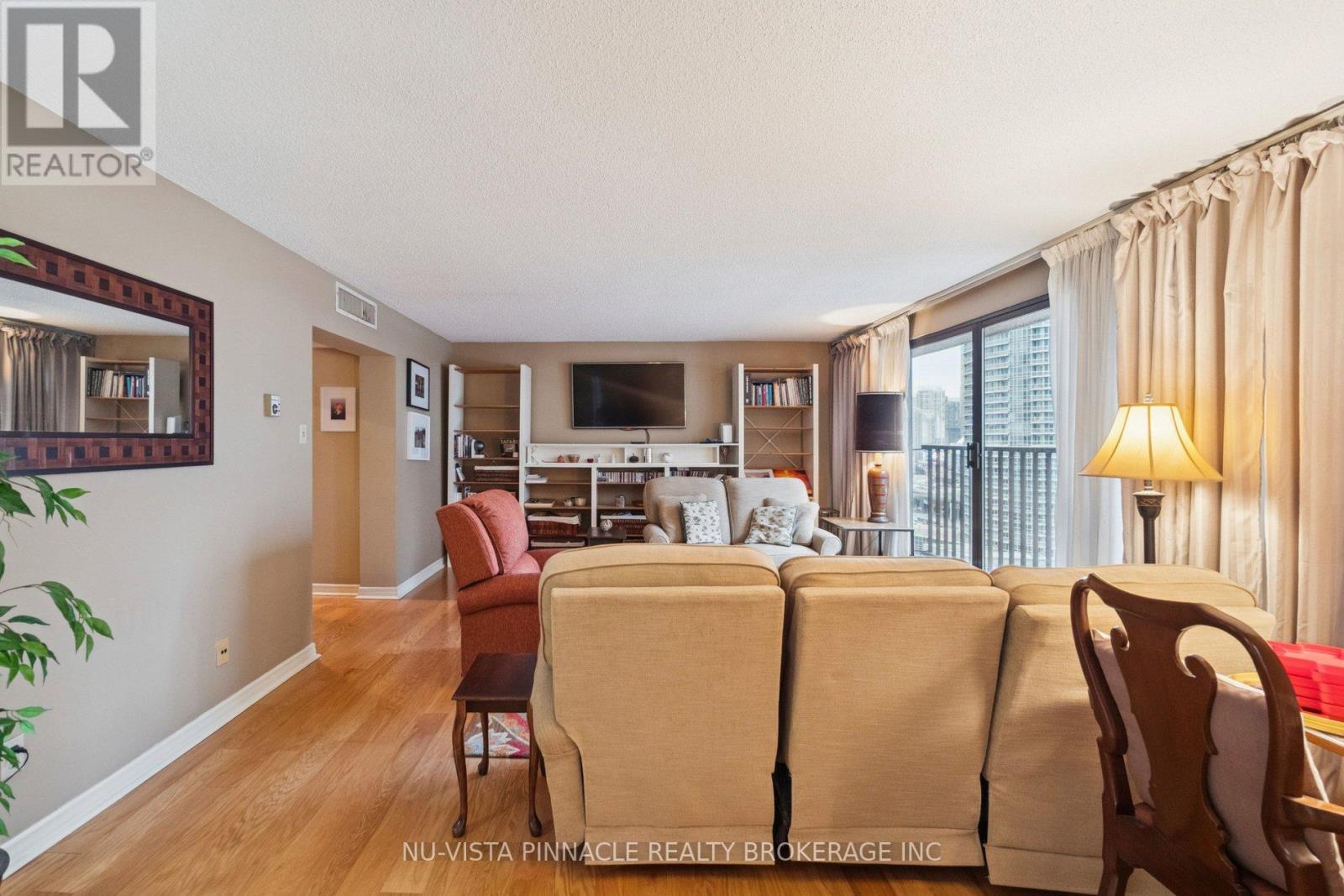 1418 - 55 Harbour Square, Toronto, Ontario  M5J 2L1 - Photo 12 - C12698010