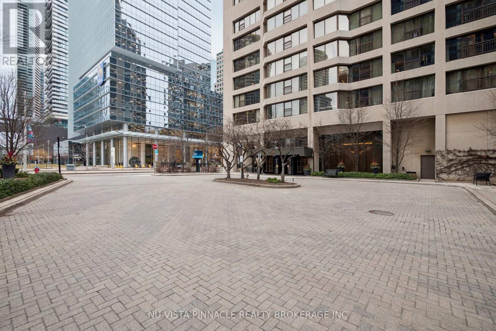 1418 - 55 Harbour Square, Toronto, Ontario  M5J 2L1 - Photo 4 - C12698010