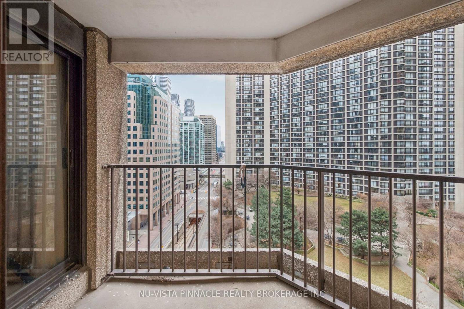 1418 - 55 Harbour Square, Toronto, Ontario  M5J 2L1 - Photo 42 - C12698010