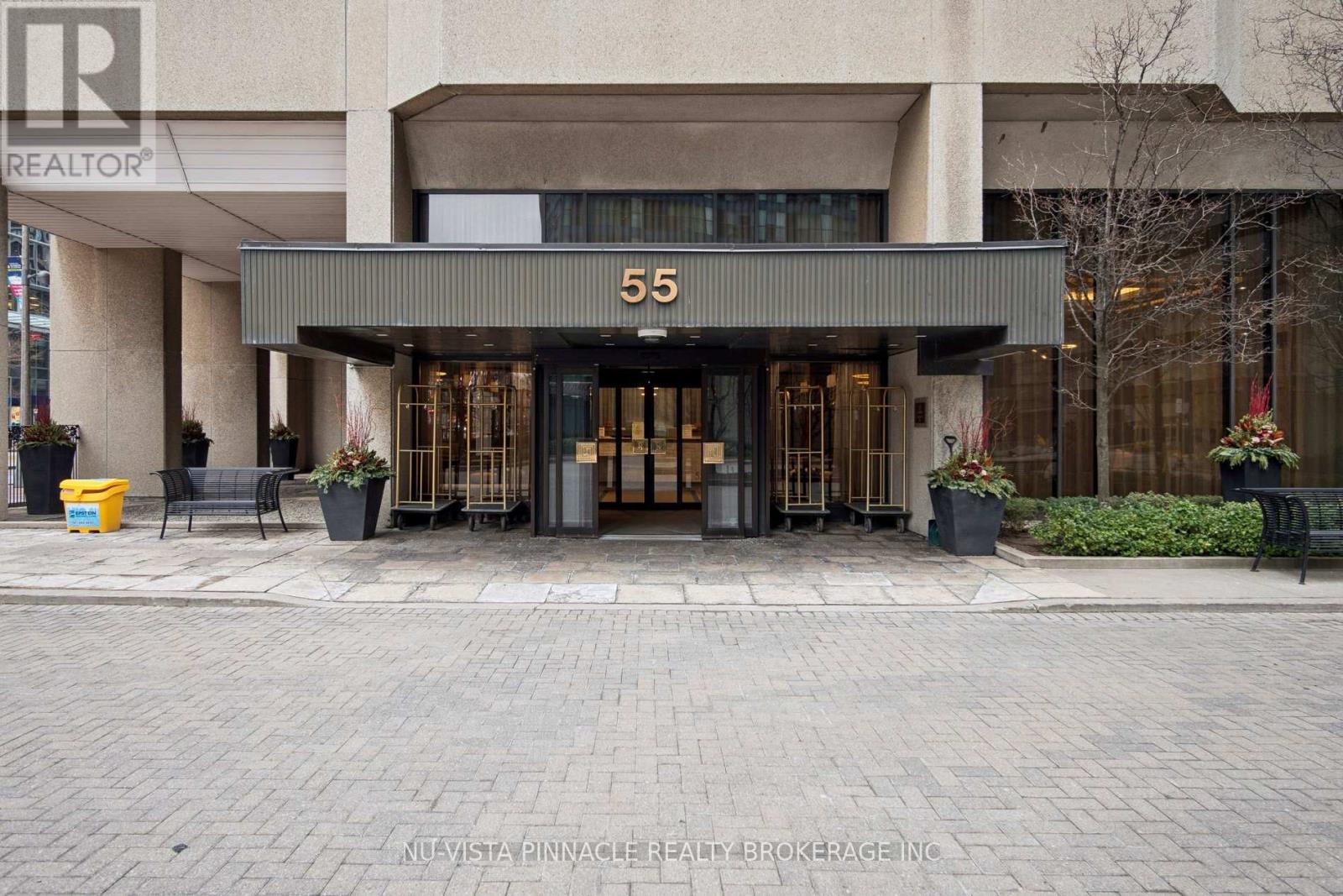 1418 - 55 Harbour Square, Toronto, Ontario  M5J 2L1 - Photo 5 - C12698010