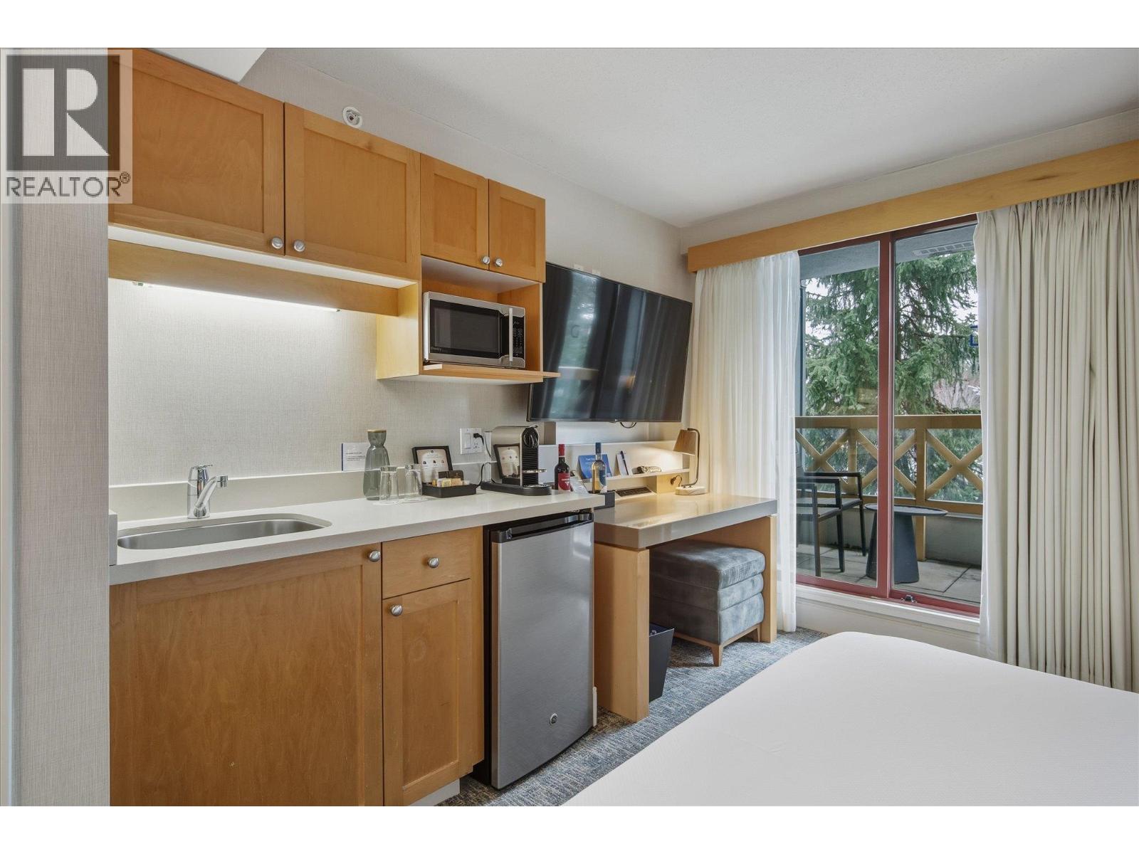 1266 4308 Main Street, Whistler, British Columbia  V8E 1A9 - Photo 4 - R3079776