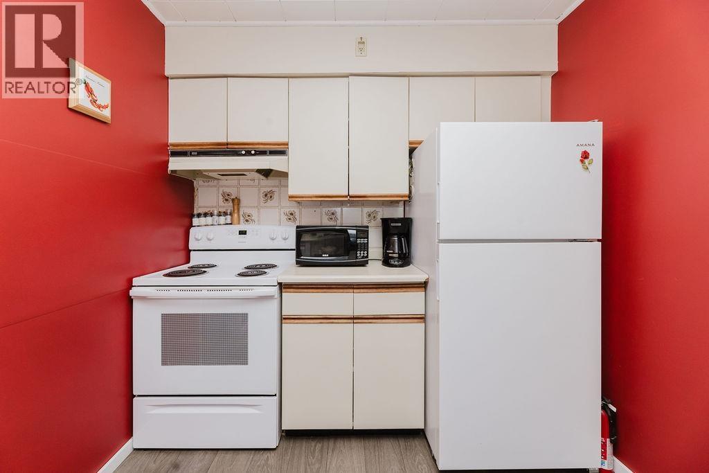 614 Glen Road, Gibsons, British Columbia V0N 1V9 - Photo 10 - R3079779