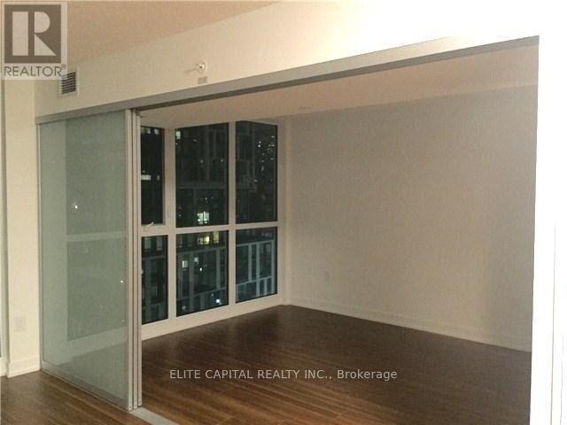 907 - 85 Queens Wharf Road, Toronto, Ontario  M5V 0J9 - Photo 5 - C12698014