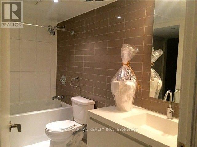 907 - 85 Queens Wharf Road, Toronto, Ontario  M5V 0J9 - Photo 6 - C12698014