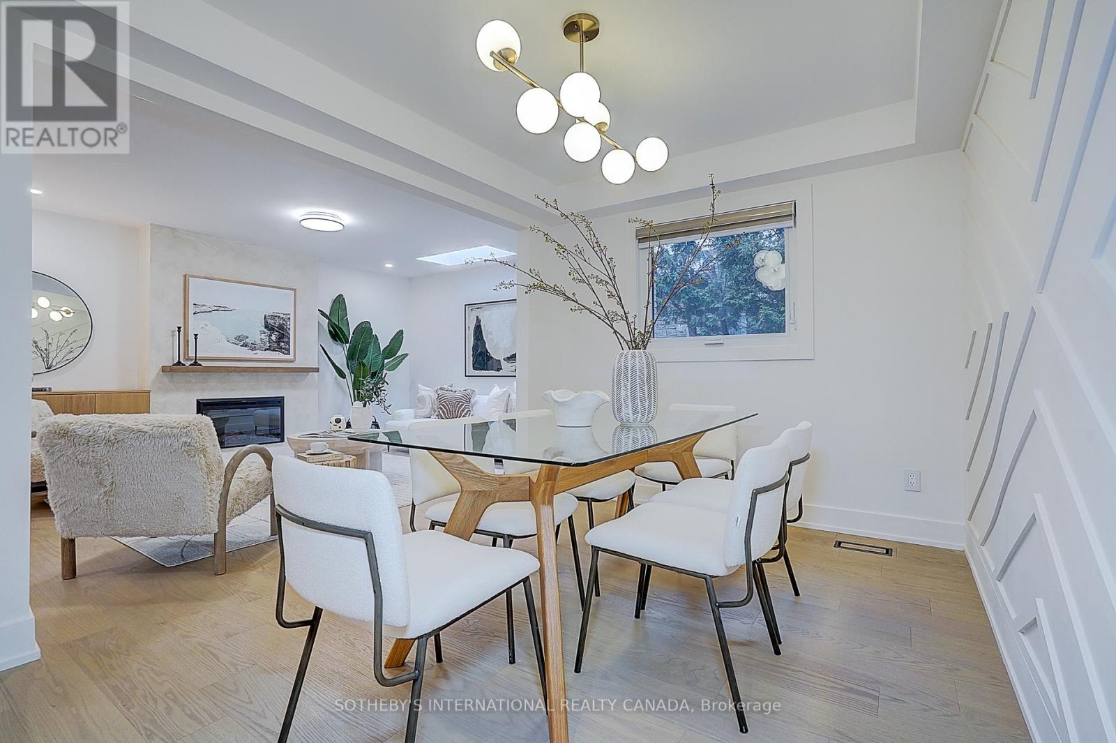 4 Dersingham Crescent, Markham, Ontario  L3T 4E7 - Photo 12 - N12698026