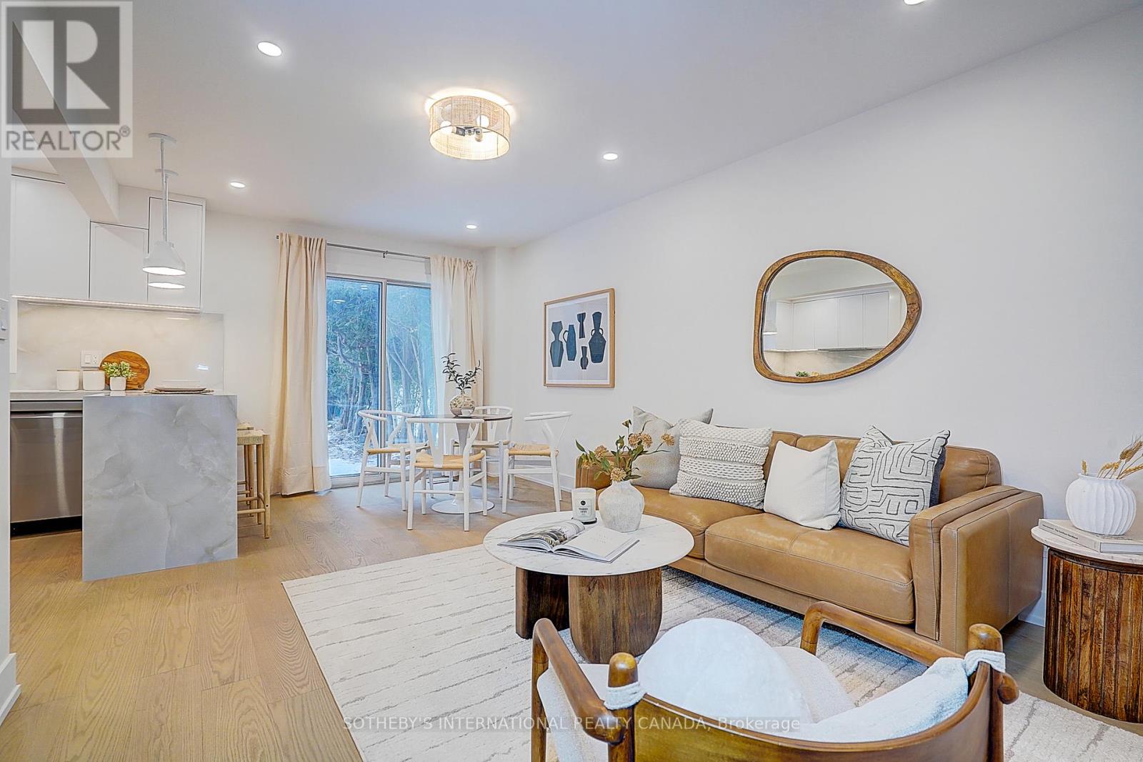 4 Dersingham Crescent, Markham, Ontario  L3T 4E7 - Photo 16 - N12698026