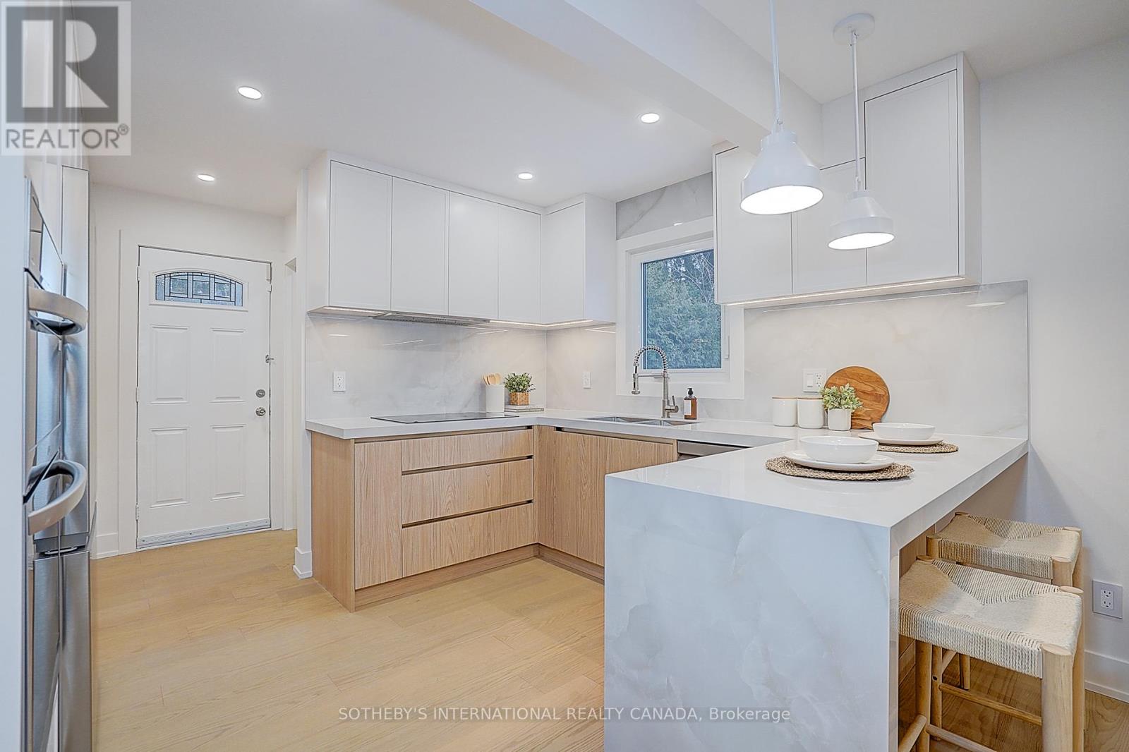 4 Dersingham Crescent, Markham, Ontario  L3T 4E7 - Photo 22 - N12698026