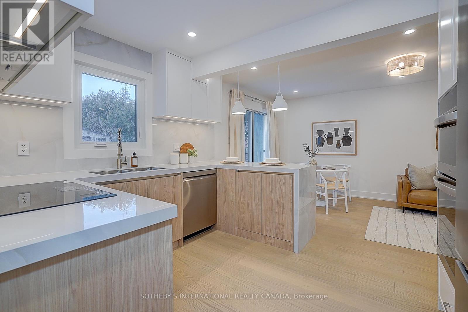 4 Dersingham Crescent, Markham, Ontario  L3T 4E7 - Photo 25 - N12698026