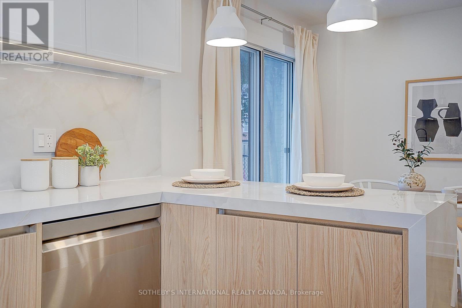 4 Dersingham Crescent, Markham, Ontario  L3T 4E7 - Photo 26 - N12698026