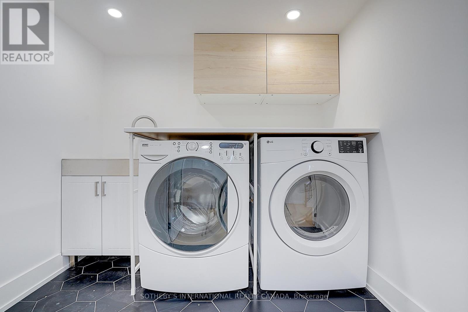 4 Dersingham Crescent, Markham, Ontario  L3T 4E7 - Photo 42 - N12698026