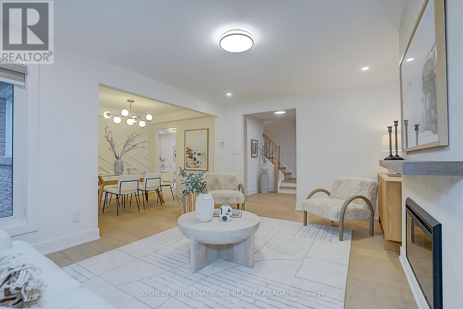 4 Dersingham Crescent, Markham, Ontario  L3T 4E7 - Photo 9 - N12698026