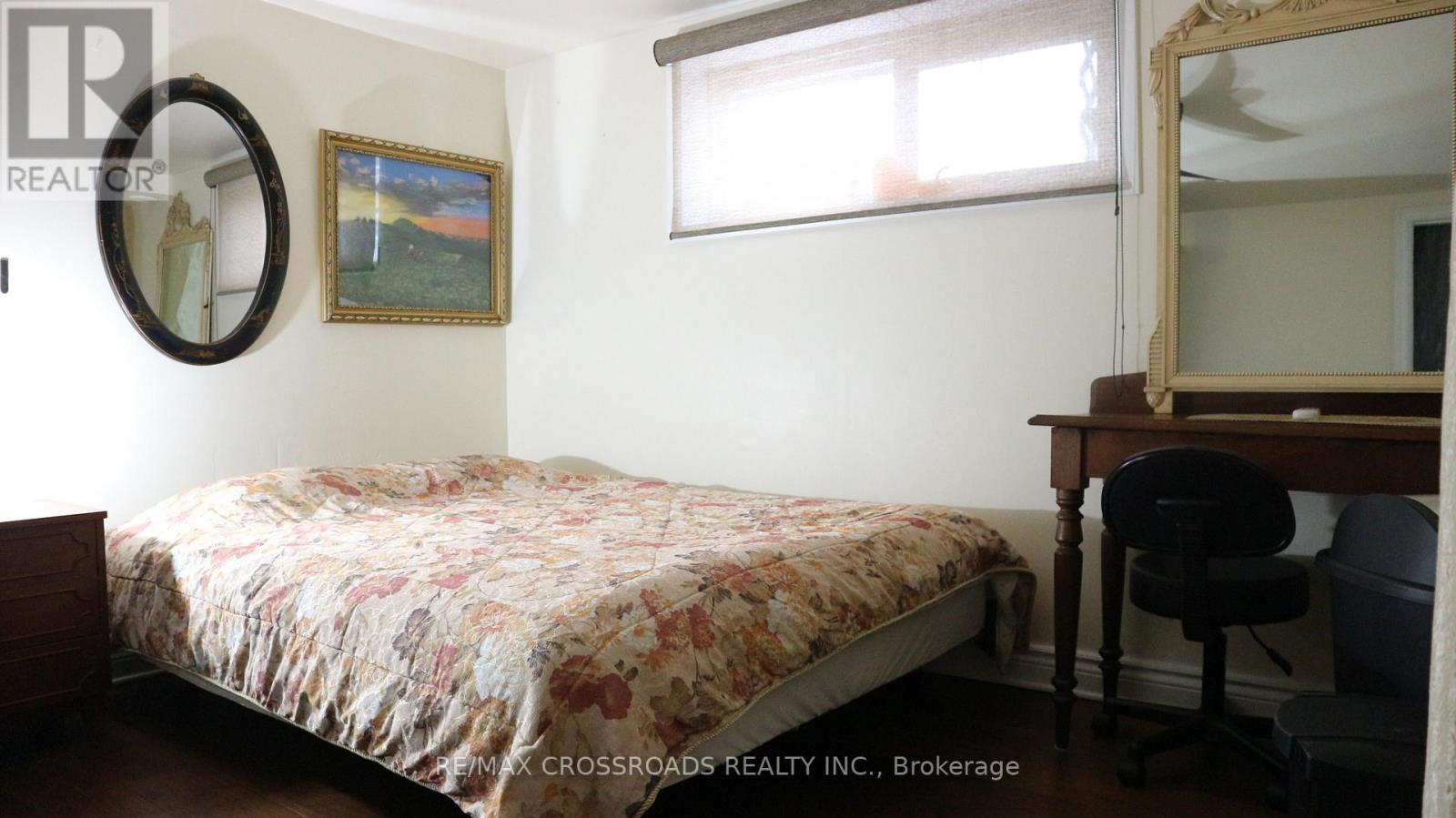 B2 - 11 Bankfield Drive, Toronto, Ontario  M9V 2P5 - Photo 3 - W12698006