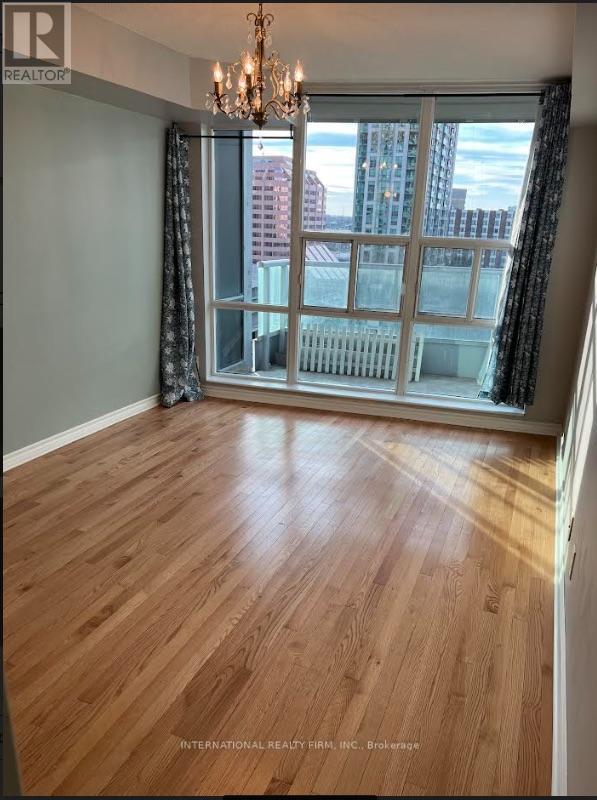 1309 - 1 Elm Drive W, Mississauga, Ontario  L5B 5M1 - Photo 9 - W12698022