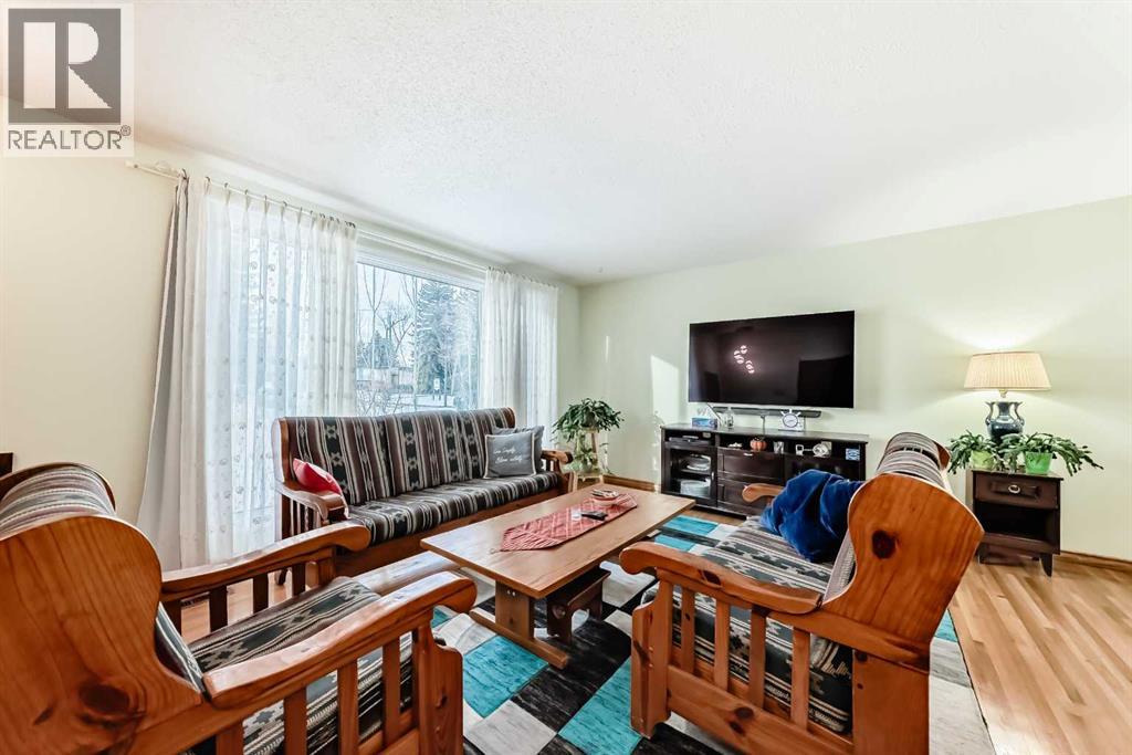 9936 Warren Road Se, Calgary, Alberta  T2J 1G7 - Photo 8 - A2279125