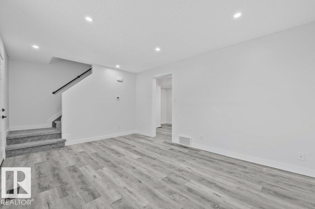 72 Habitat Cr Nw, Edmonton, Alberta  T5A 2X7 - Photo 5 - E4470075