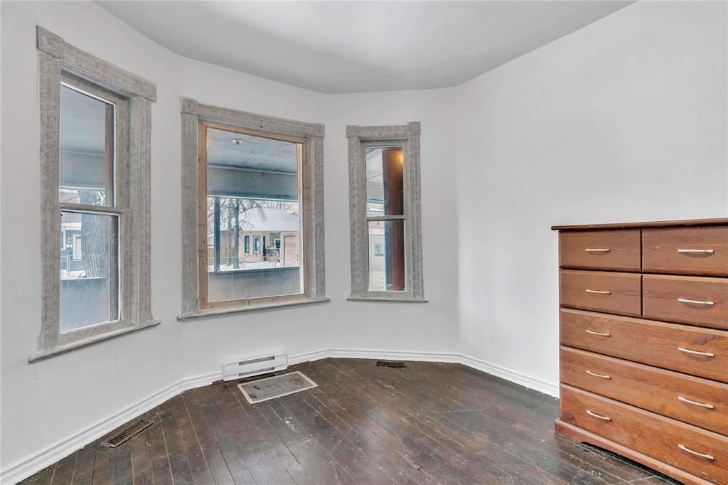 617 Furby Street, Winnipeg, Manitoba  R3B 2W1 - Photo 2 - 202600894