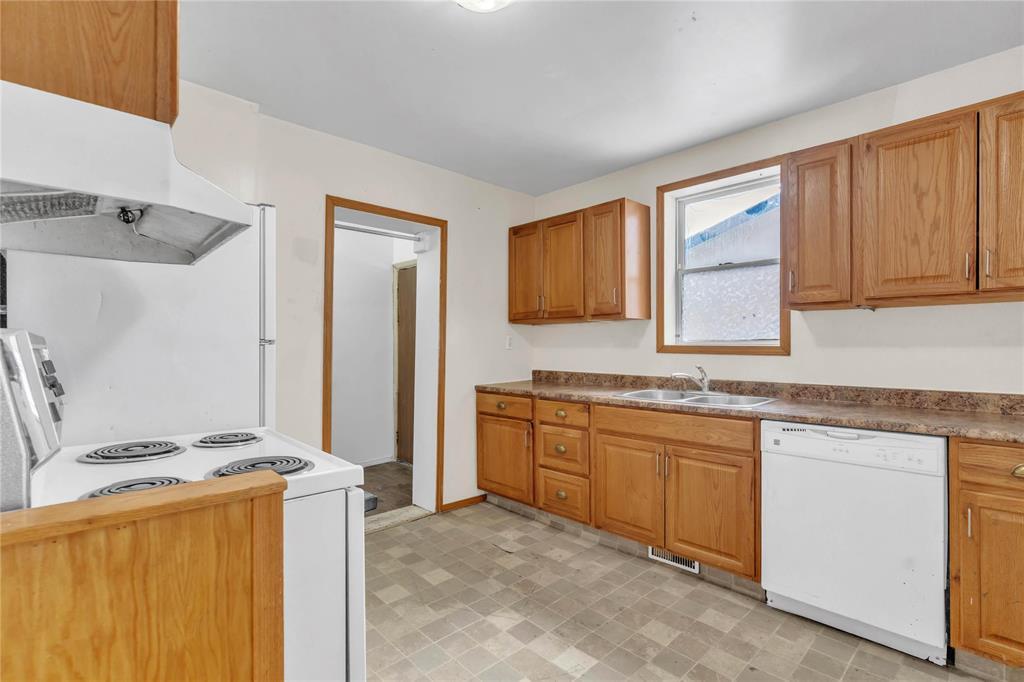 617 Furby Street, Winnipeg, Manitoba  R3B 2W1 - Photo 4 - 202600894