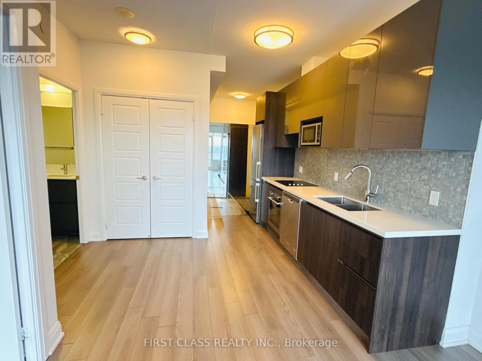 2111 - 15 Water Walk Drive, Markham, Ontario  L6G 0G2 - Photo 4 - N12698020