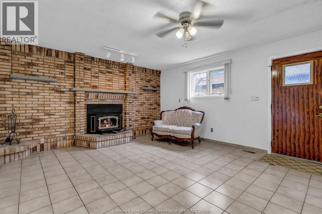 3818 Woodward, Windsor, Ontario  N8W 2Z3 - Photo 28 - 26000380