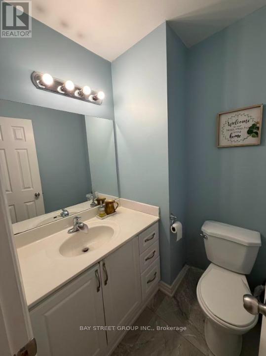 33 Winborne Road, Vaughan, Ontario  L4J 2R8 - Photo 6 - N12632882