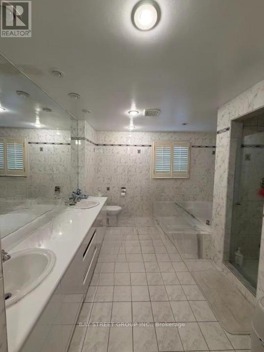 33 Winborne Road, Vaughan, Ontario  L4J 2R8 - Photo 9 - N12632882