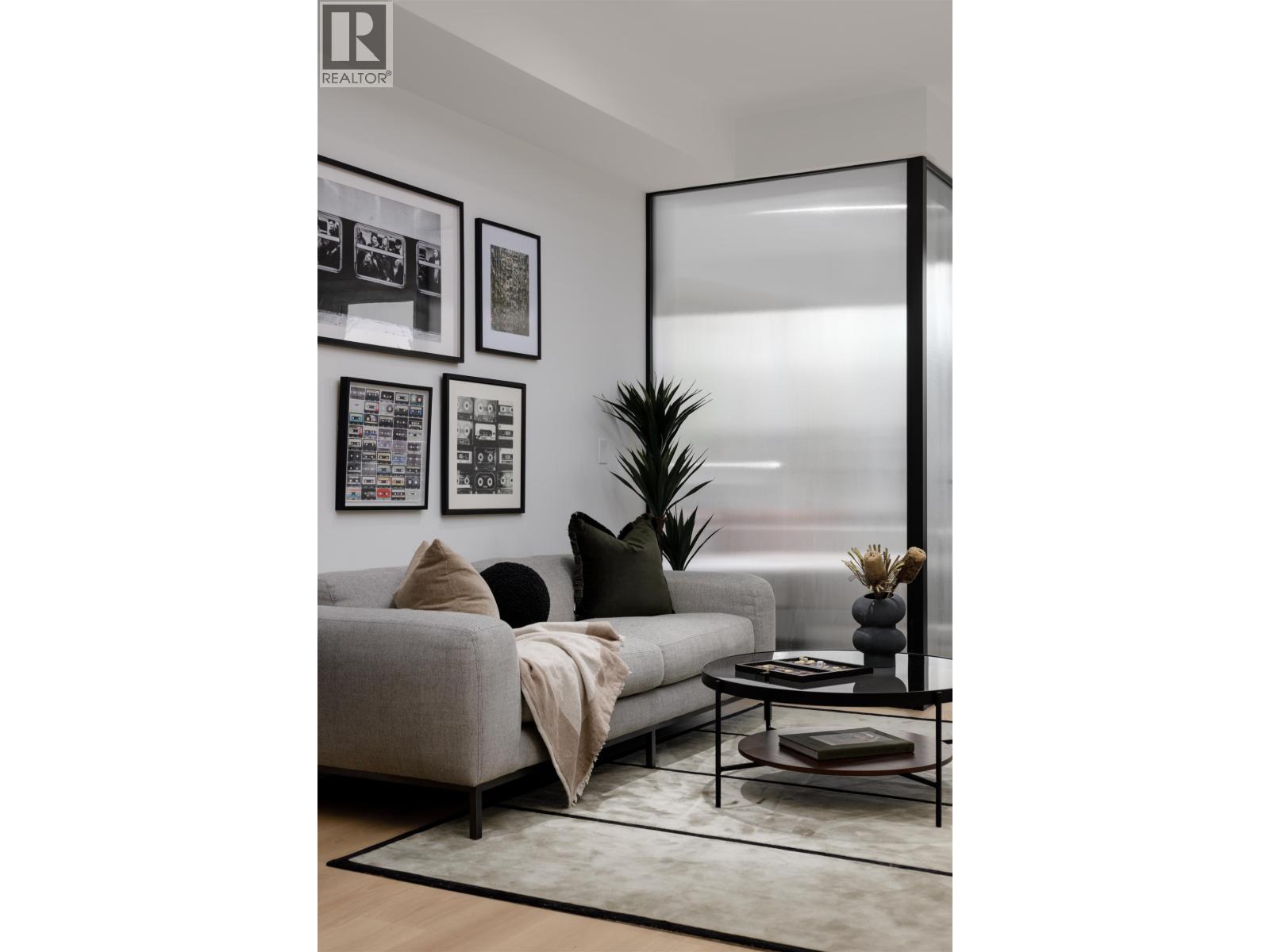 406 2471 Saint George Street, Vancouver, British Columbia  V5T 0L9 - Photo 5 - R3078944