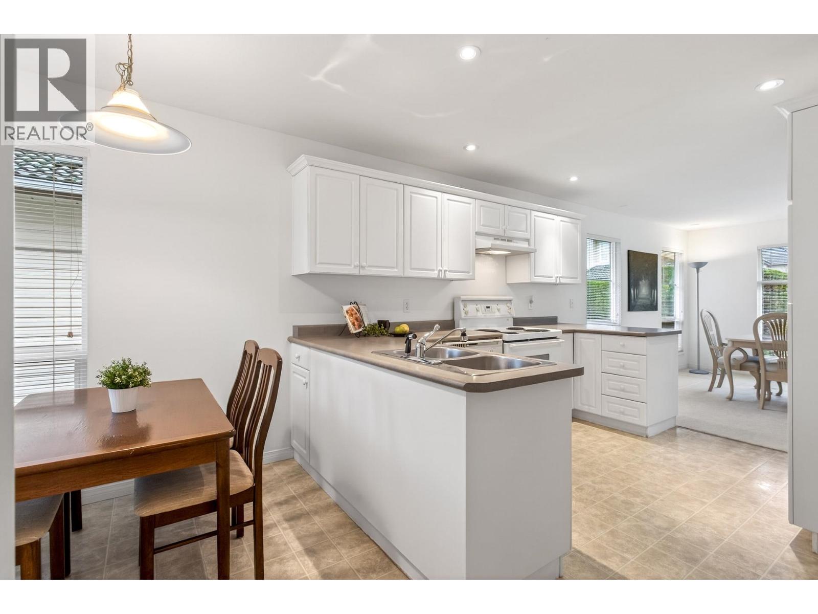 71 758 RIVERSIDE DRIVE, Port Coquitlam, British Columbia