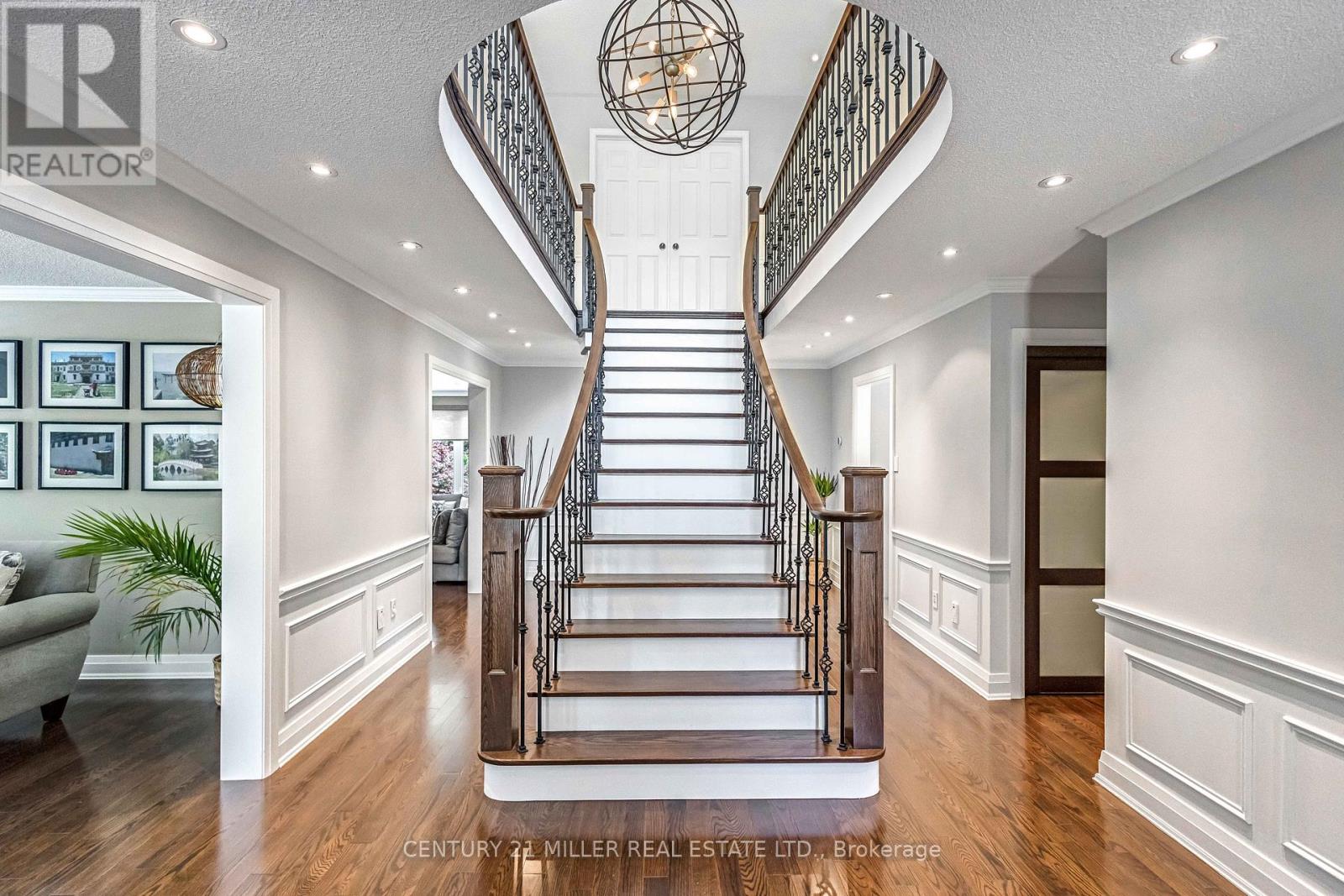 1399 Winterberry Drive, Burlington, Ontario  L7P 4T3 - Photo 4 - W12698038