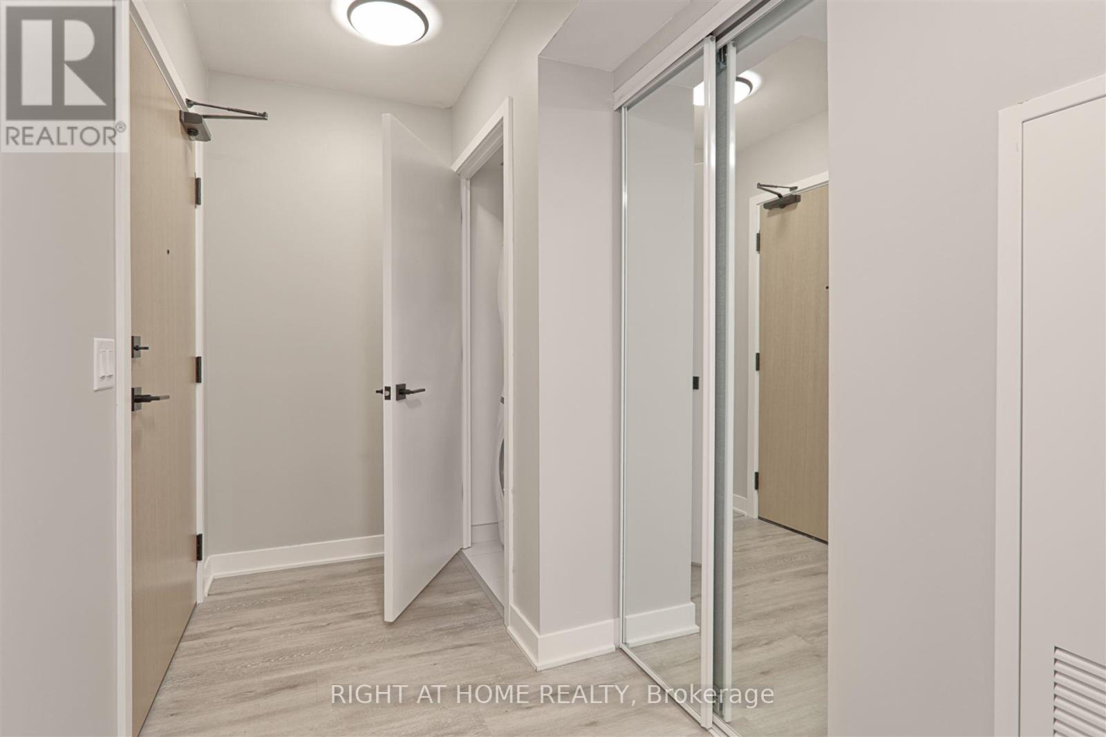 421 - 36 Zorra Street E, Toronto, Ontario  M8Z 0G5 - Photo 6 - W12698044