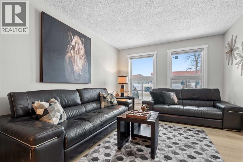 22 Hunters Gate, Okotoks, Alberta  T1S 1K9 - Photo 9 - A2268453