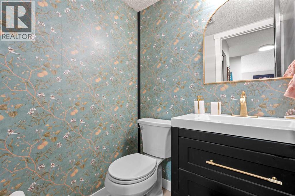 22 Hunters Gate, Okotoks, Alberta  T1S 1K9 - Photo 6 - A2268453