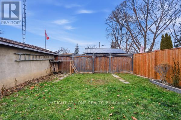 200 Gary Drive, Toronto, Ontario  M9N 2M4 - Photo 21 - W12690284