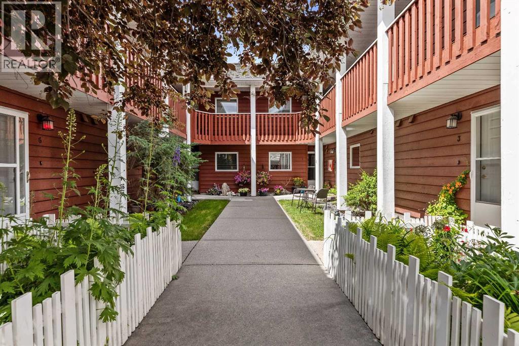 Unit 4, 717 7th Street, Canmore, Alberta  T1W 2C3 - Photo 2 - A2279121