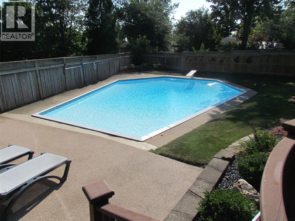 1097 Mcdougall Court, Sarnia, Ontario  N7V 3X6 - Photo 15 - 26001162