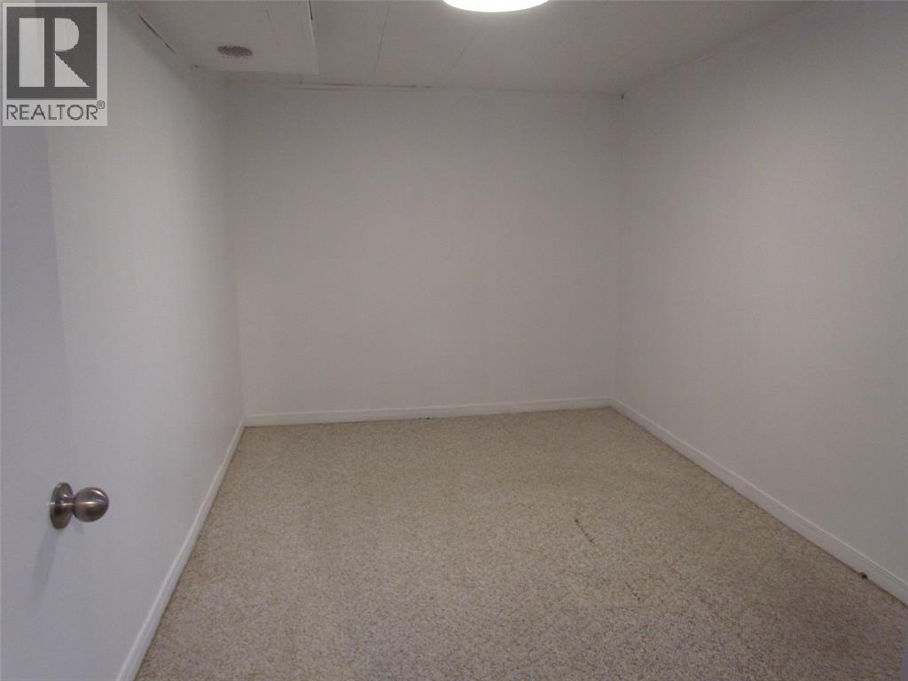 1097 Mcdougall Court, Sarnia, Ontario  N7V 3X6 - Photo 4 - 26001162