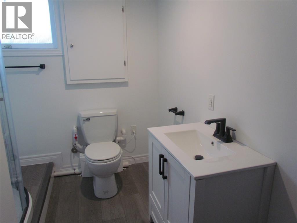 1097 Mcdougall Court, Sarnia, Ontario  N7V 3X6 - Photo 7 - 26001162