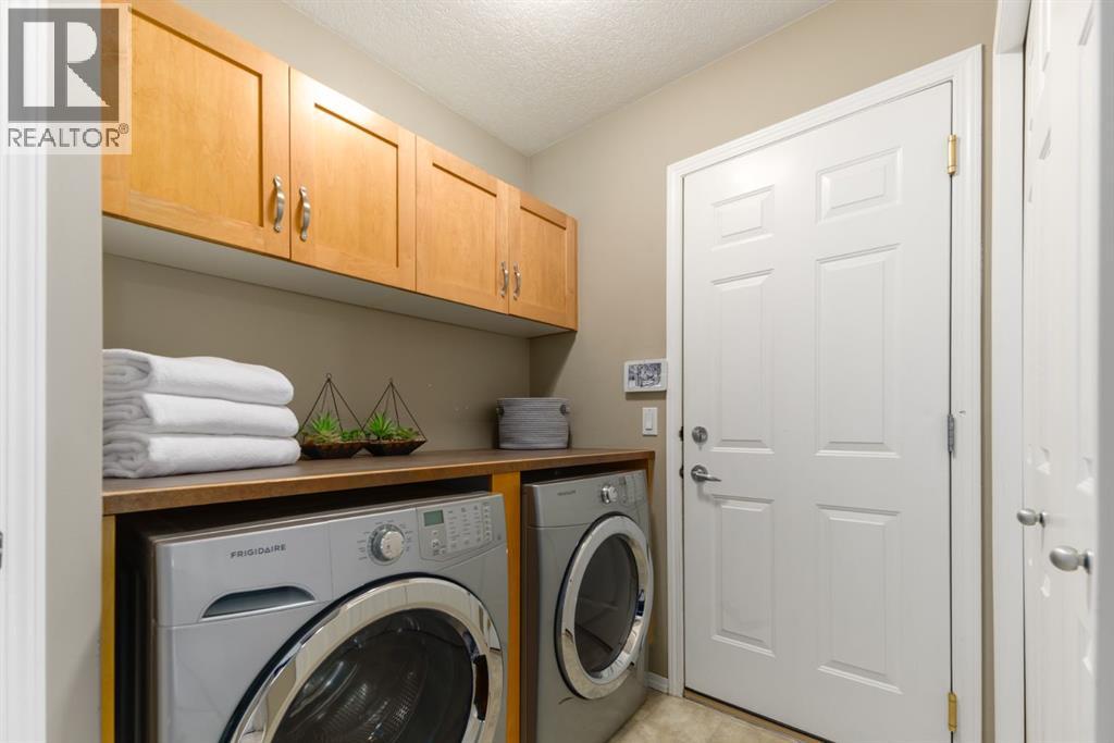 38 Simcoe Crescent Sw, Calgary, Alberta  T3H 4K6 - Photo 13 - A2279284