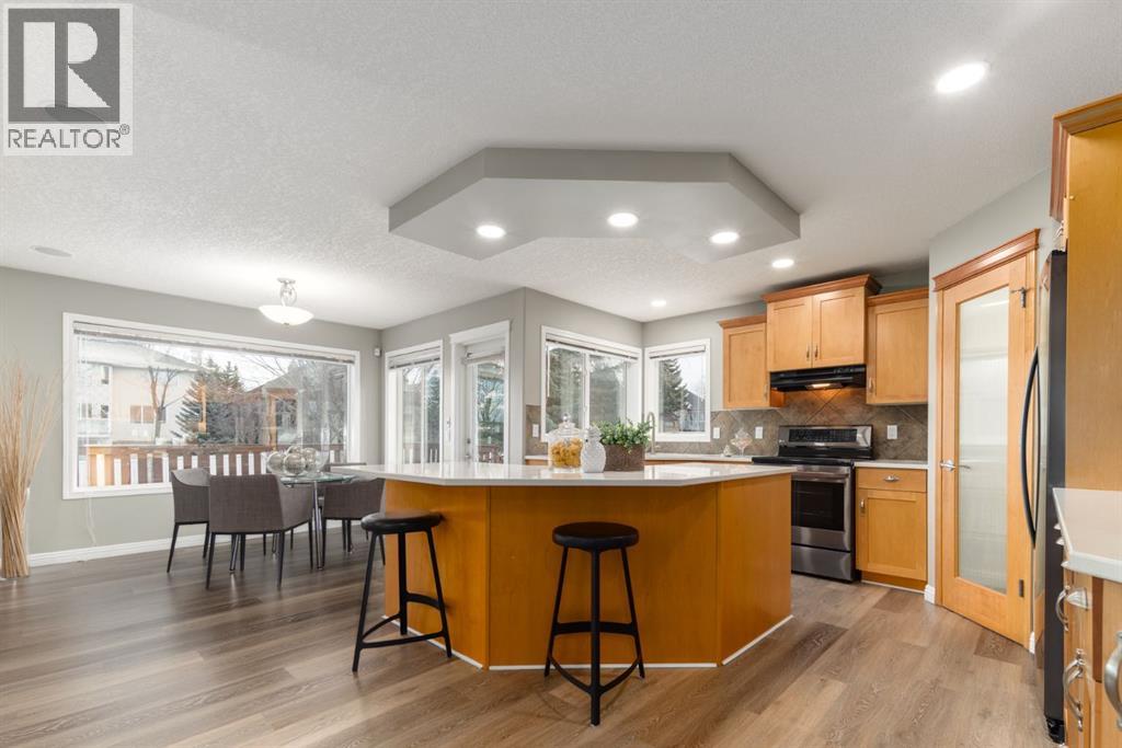 38 Simcoe Crescent Sw, Calgary, Alberta  T3H 4K6 - Photo 9 - A2279284