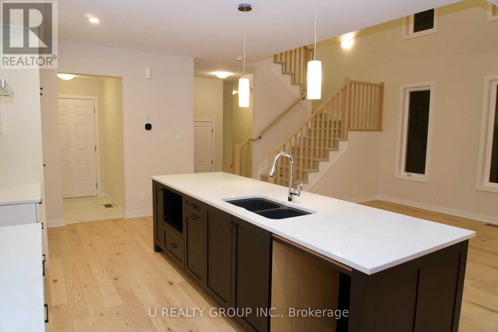 217 Massalia Crescent, Ottawa, Ontario  K4A 5L9 - Photo 9 - X12698082