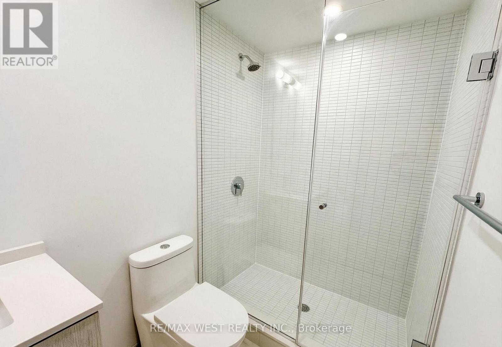 717 - 1 Jarvis Street, Hamilton, Ontario  L8R 0A8 - Photo 3 - X12697810