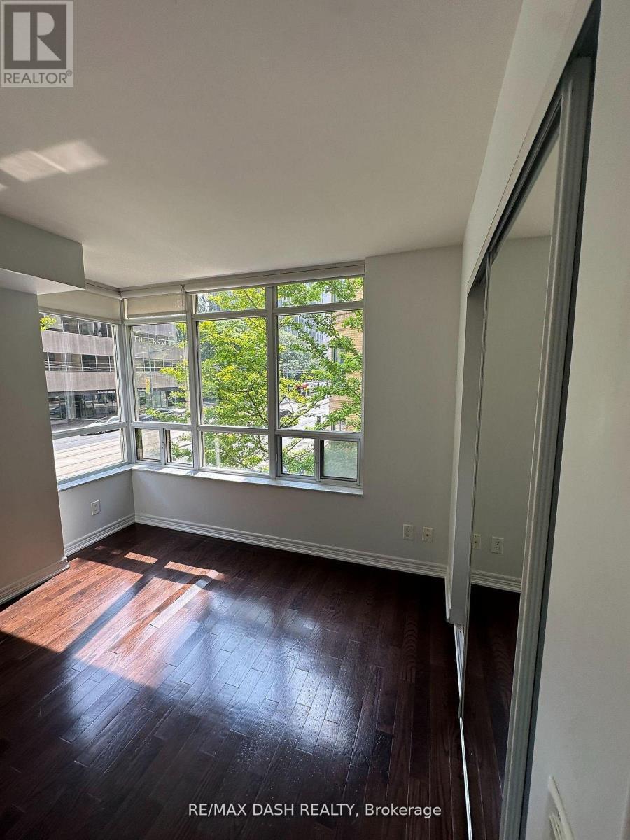 207 - 60 St Clair Avenue W, Toronto, Ontario  M4V 1M7 - Photo 6 - C12698094