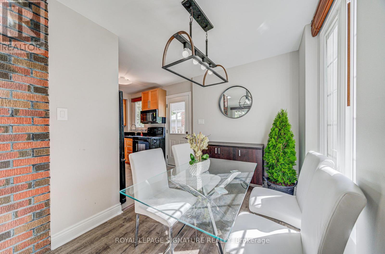 Main Floor - 2 Vankirk Road, Toronto, Ontario  M1P 1M7 - Photo 11 - E12698074