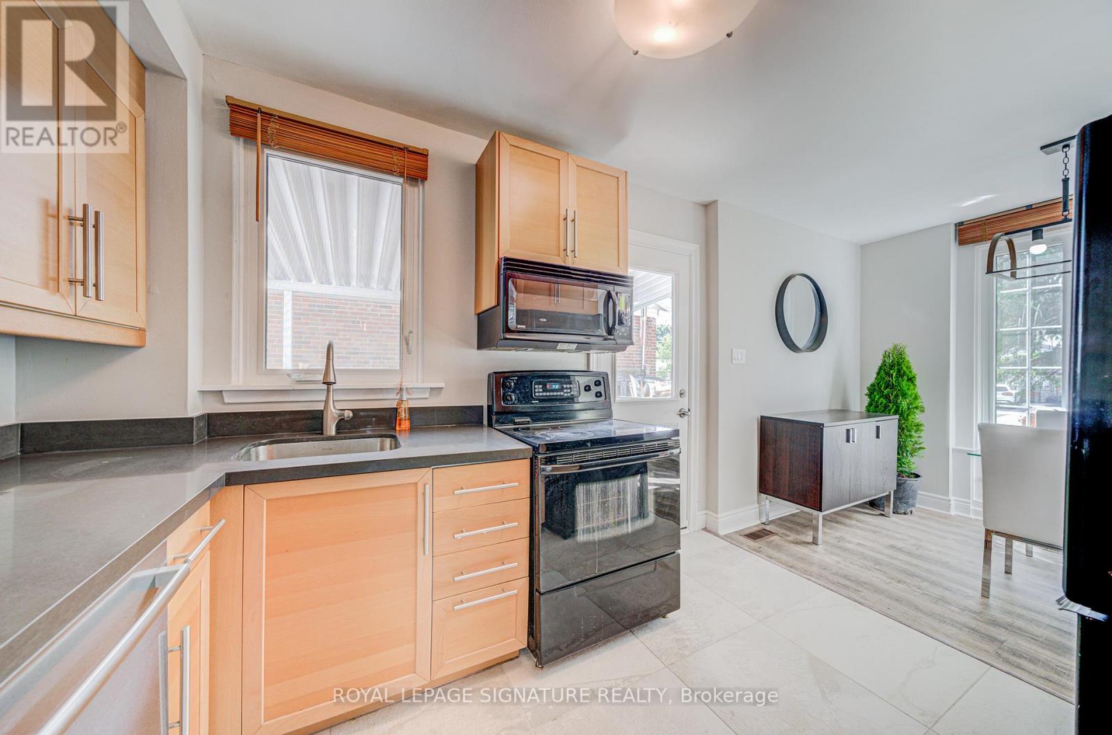 Main Floor - 2 Vankirk Road, Toronto, Ontario  M1P 1M7 - Photo 13 - E12698074