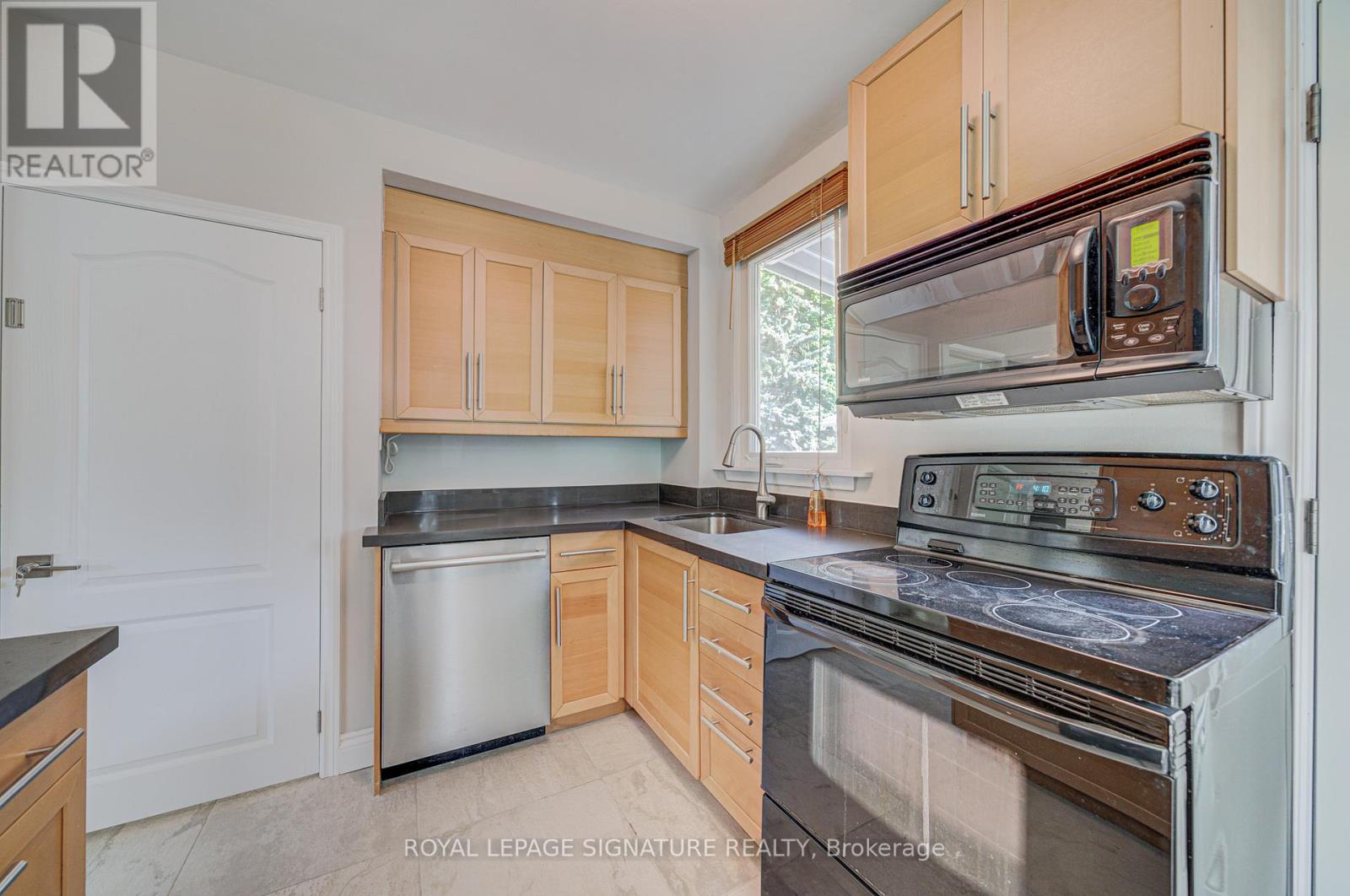 Main Floor - 2 Vankirk Road, Toronto, Ontario  M1P 1M7 - Photo 15 - E12698074