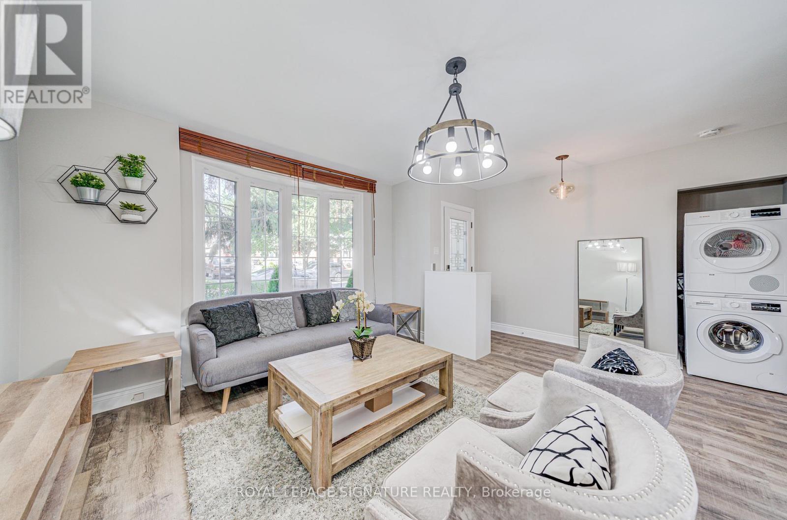 Main Floor - 2 Vankirk Road, Toronto, Ontario  M1P 1M7 - Photo 7 - E12698074